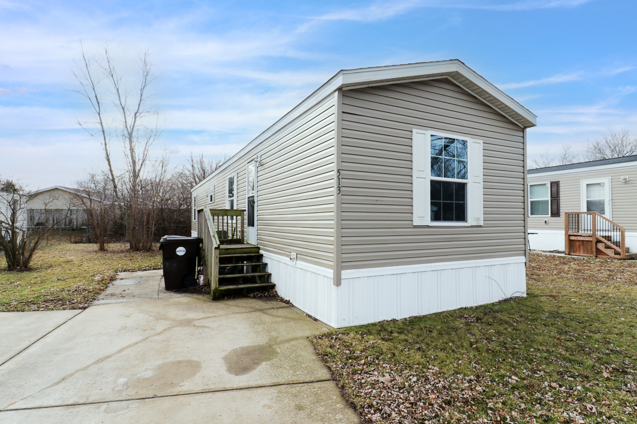 Photo 2 of 21 of 513 Highland Drive mobile home