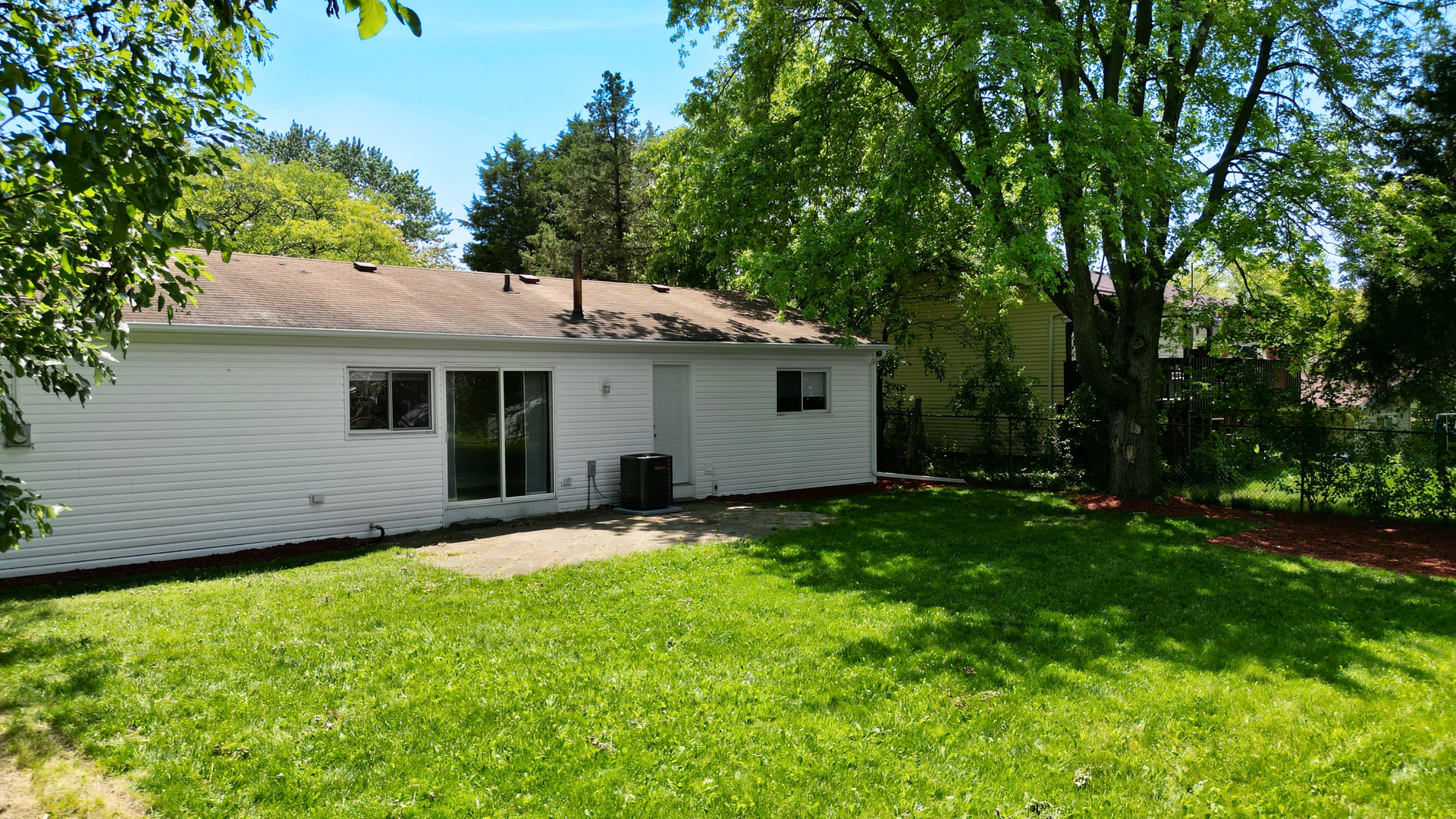 Photo 4 of 18 of 237 KENILWORTH Drive house