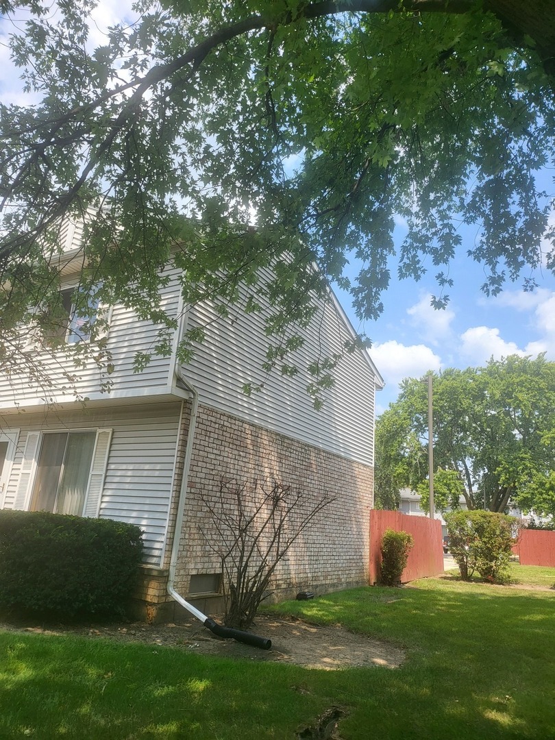 Photo 2 of 16 of 198 Beaconridge Drive townhome