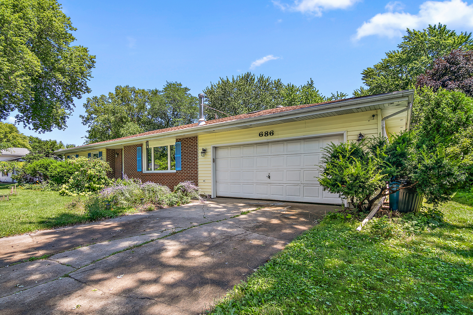 Photo 1 of 20 of 686 Robert Drive house