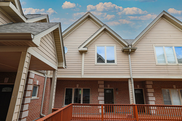 Photo 1 of 28 of 3631 Forest Avenue H townhome