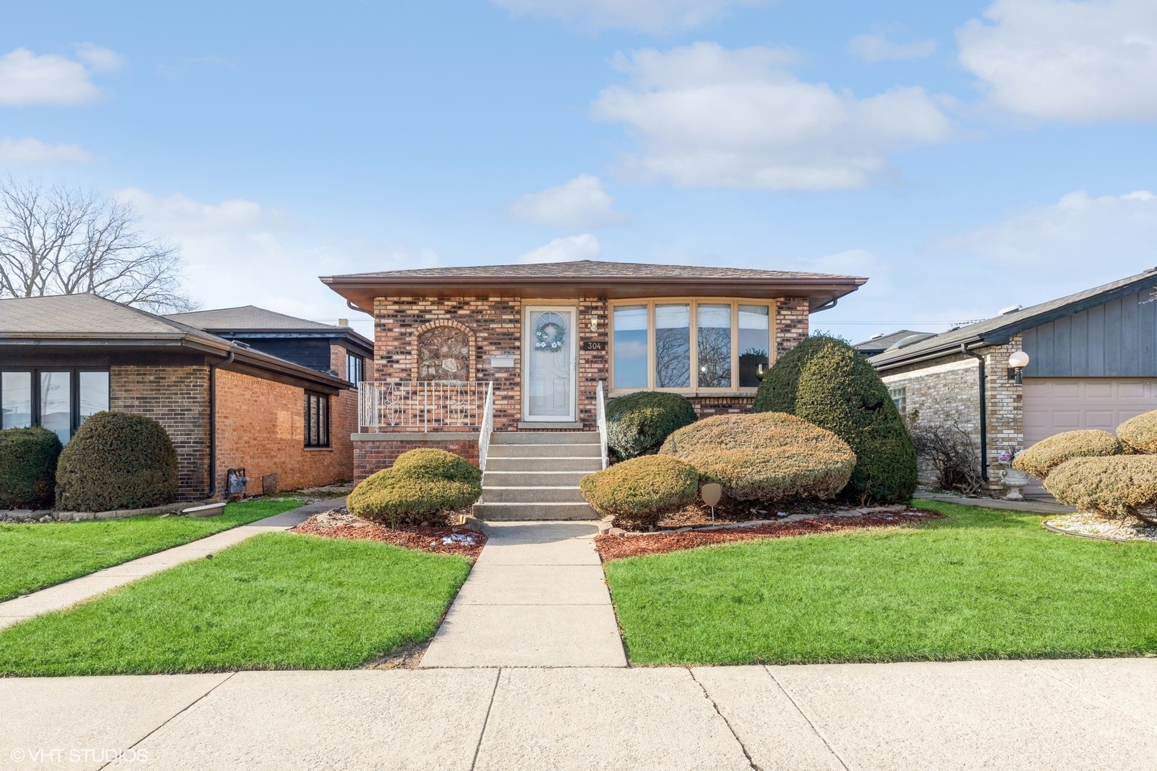 Photo 1 of 11 of 304 Saginaw Avenue house