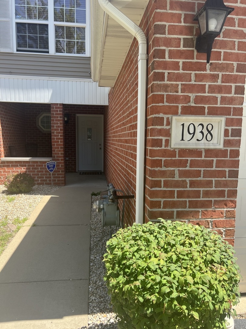 Photo 1 of 16 of 1938 Stonegate Drive townhome