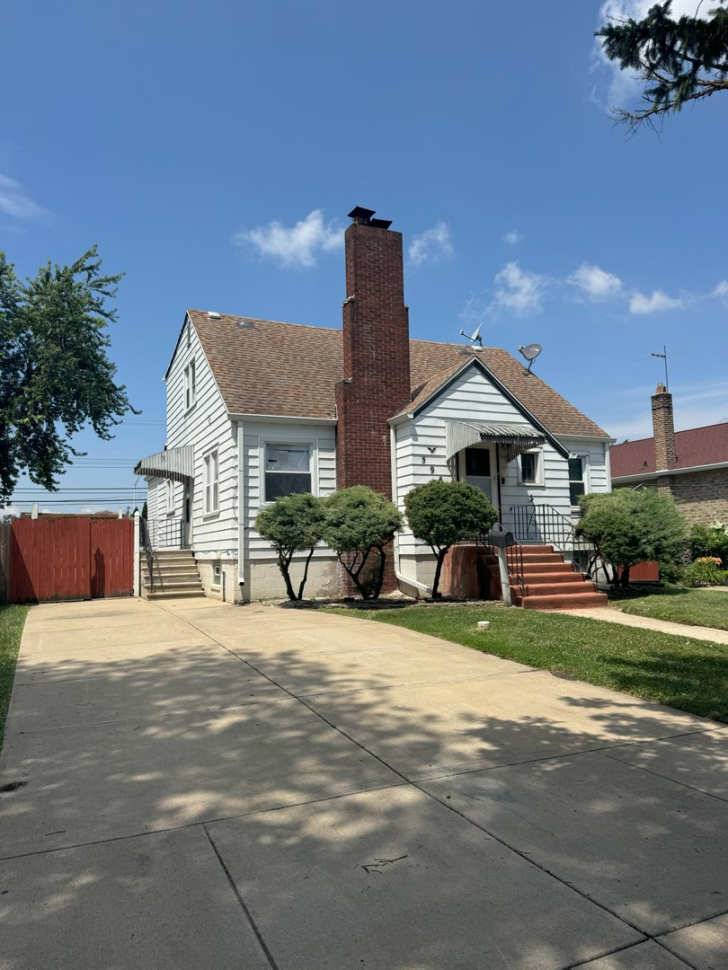 Photo 2 of 16 of 596 Hirsch Avenue house