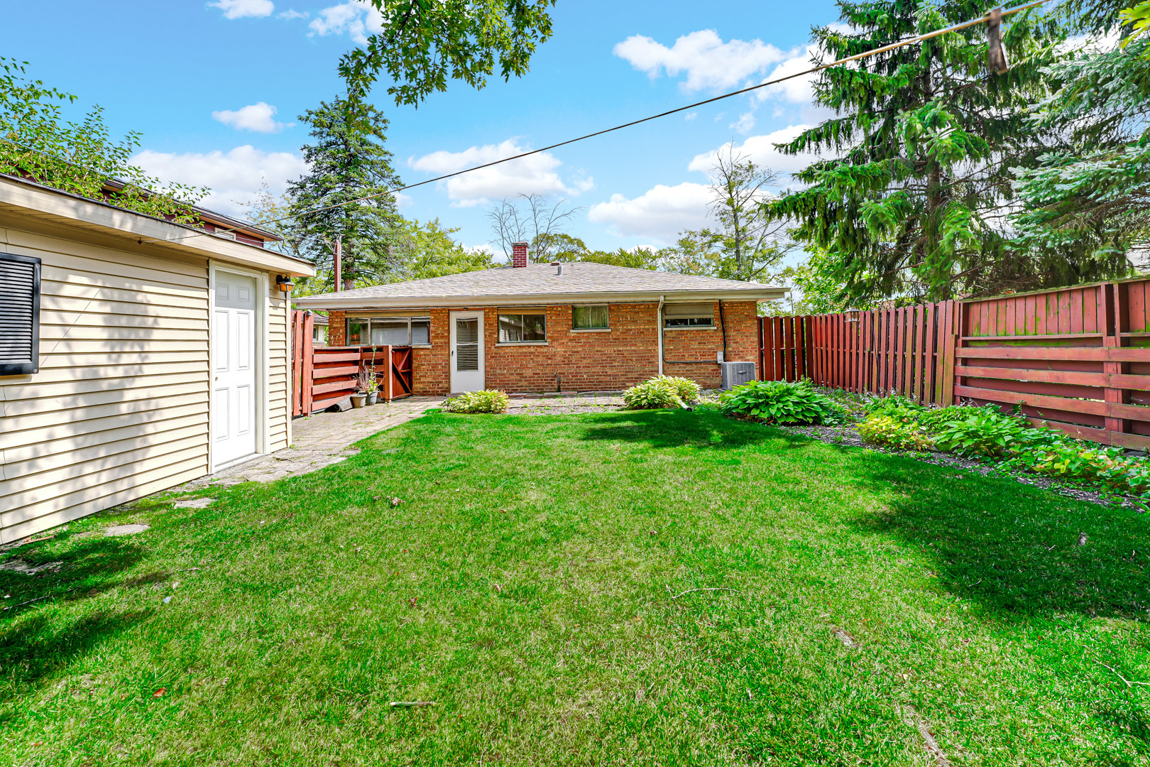 Photo 14 of 16 of 1366 Gordon Avenue house