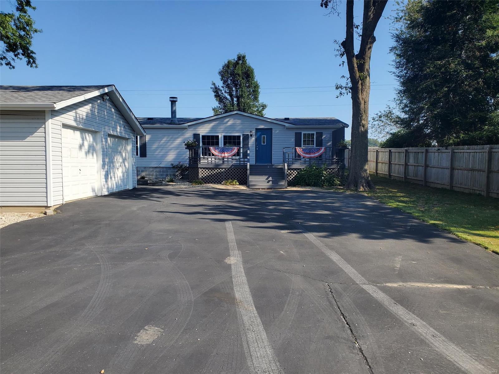 Photo 1 of 19 of 19983 Oak Drive mobile home