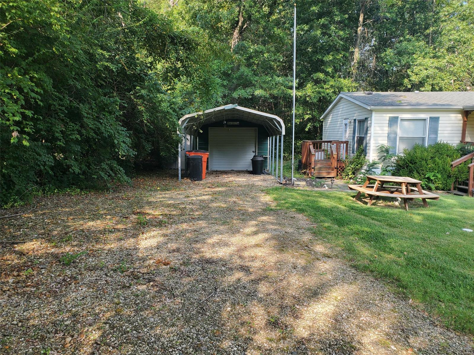 Photo 4 of 17 of 19617 Pam Lane mobile home