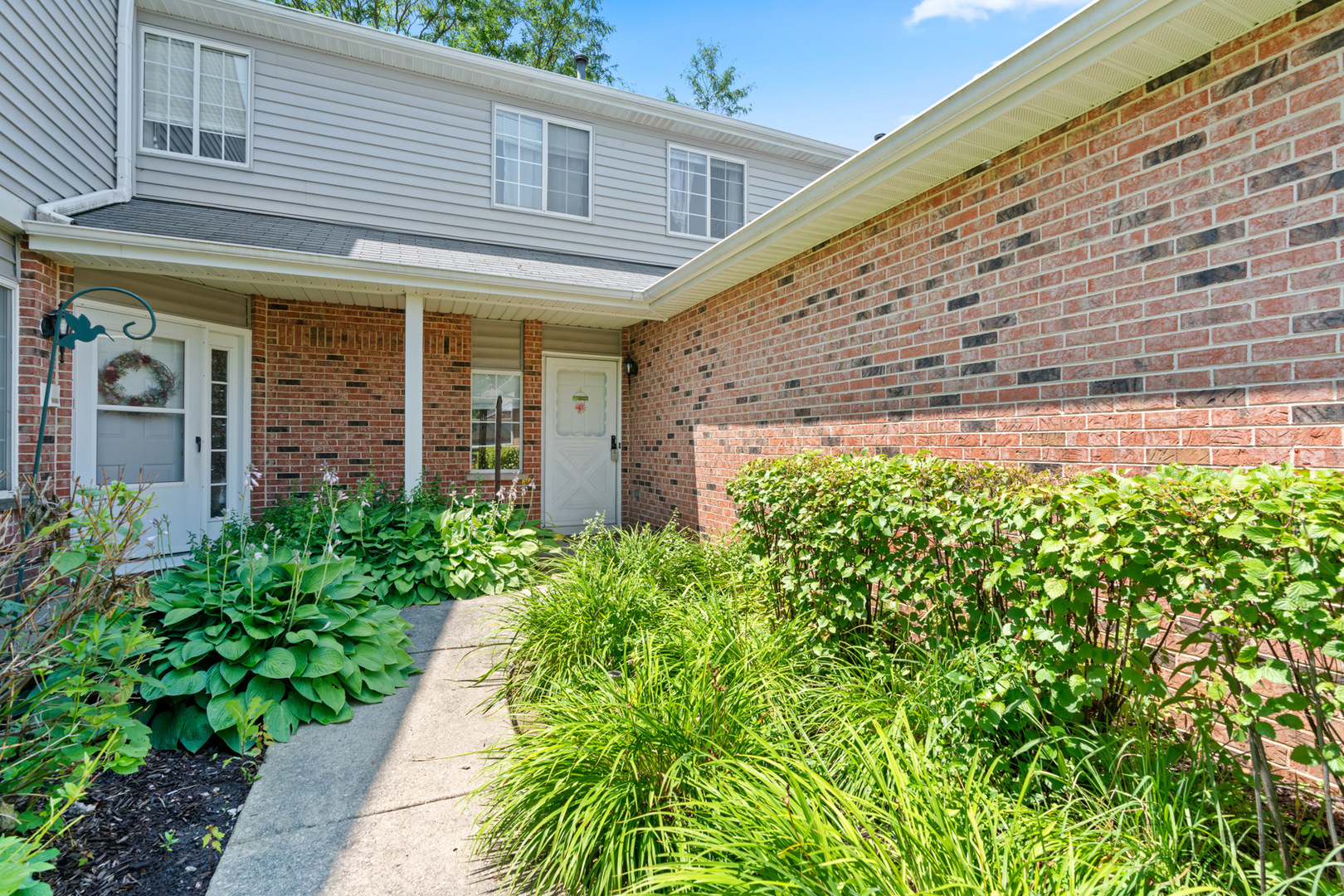 Photo 2 of 19 of 1062 Bedford Drive townhome