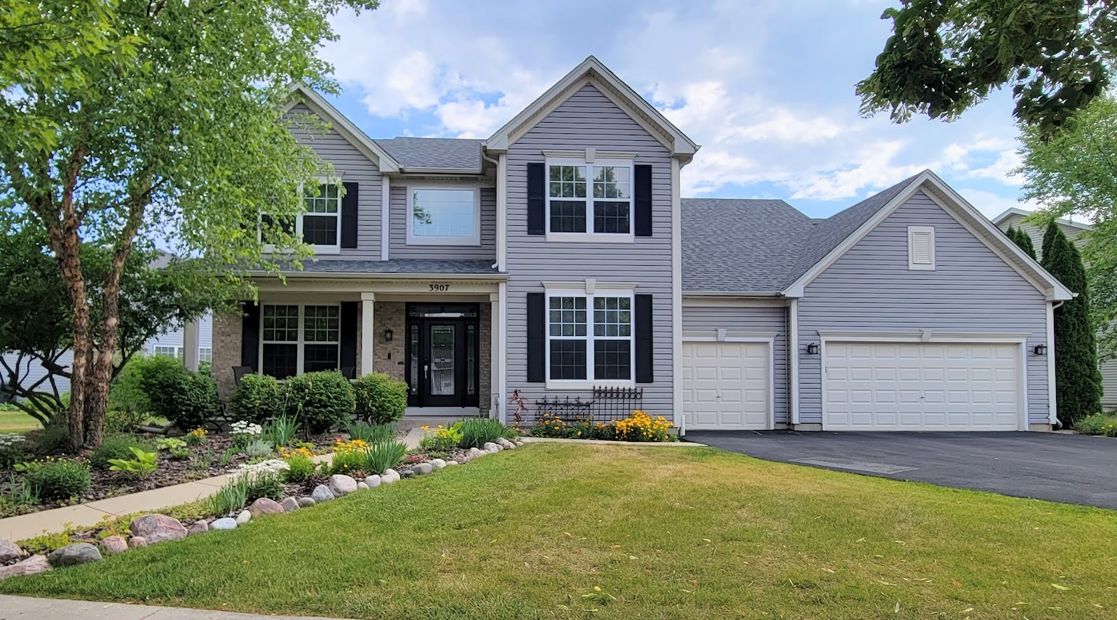 View Real Estate at: 3907 Farmstead Lane, Carpentersville, IL 60110 ...