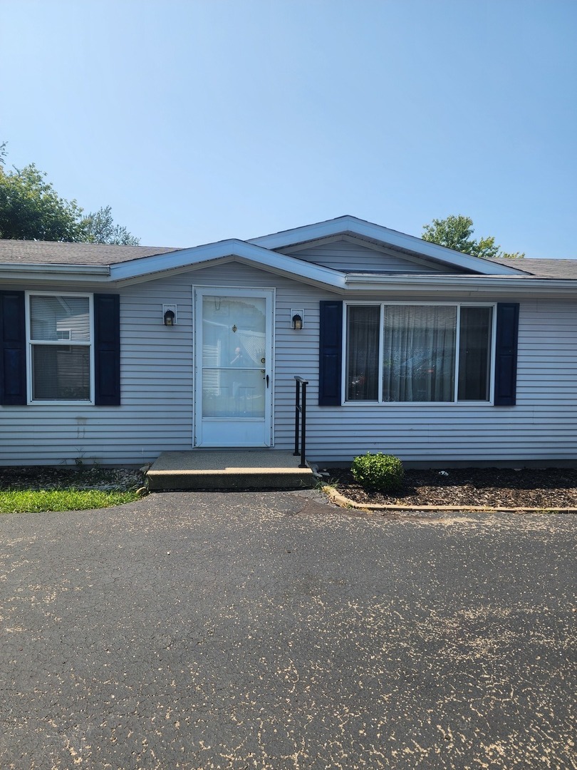 Photo 3 of 21 of 22533 S Woodside Drive mobile home