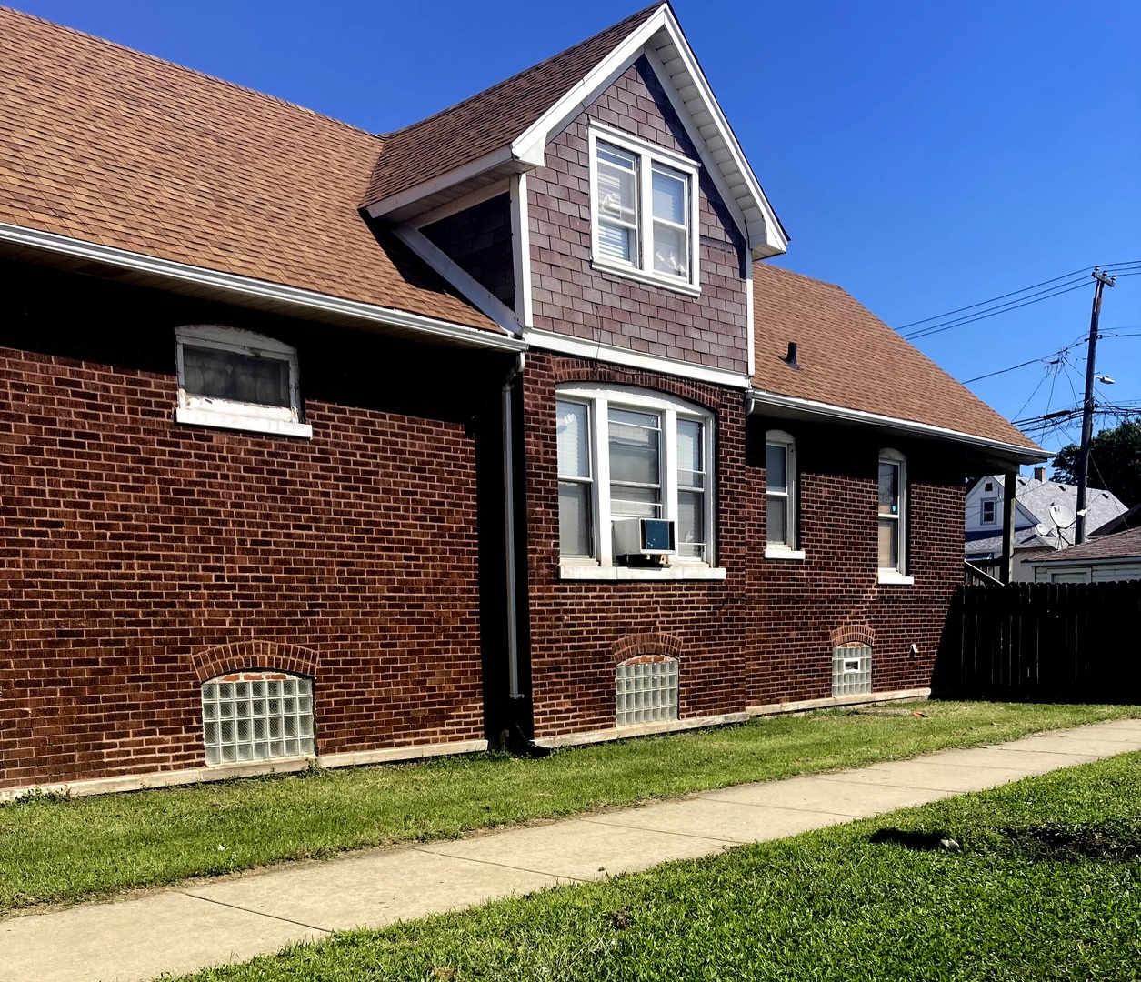 Photo 7 of 7 of 10657 S Ewing Avenue house