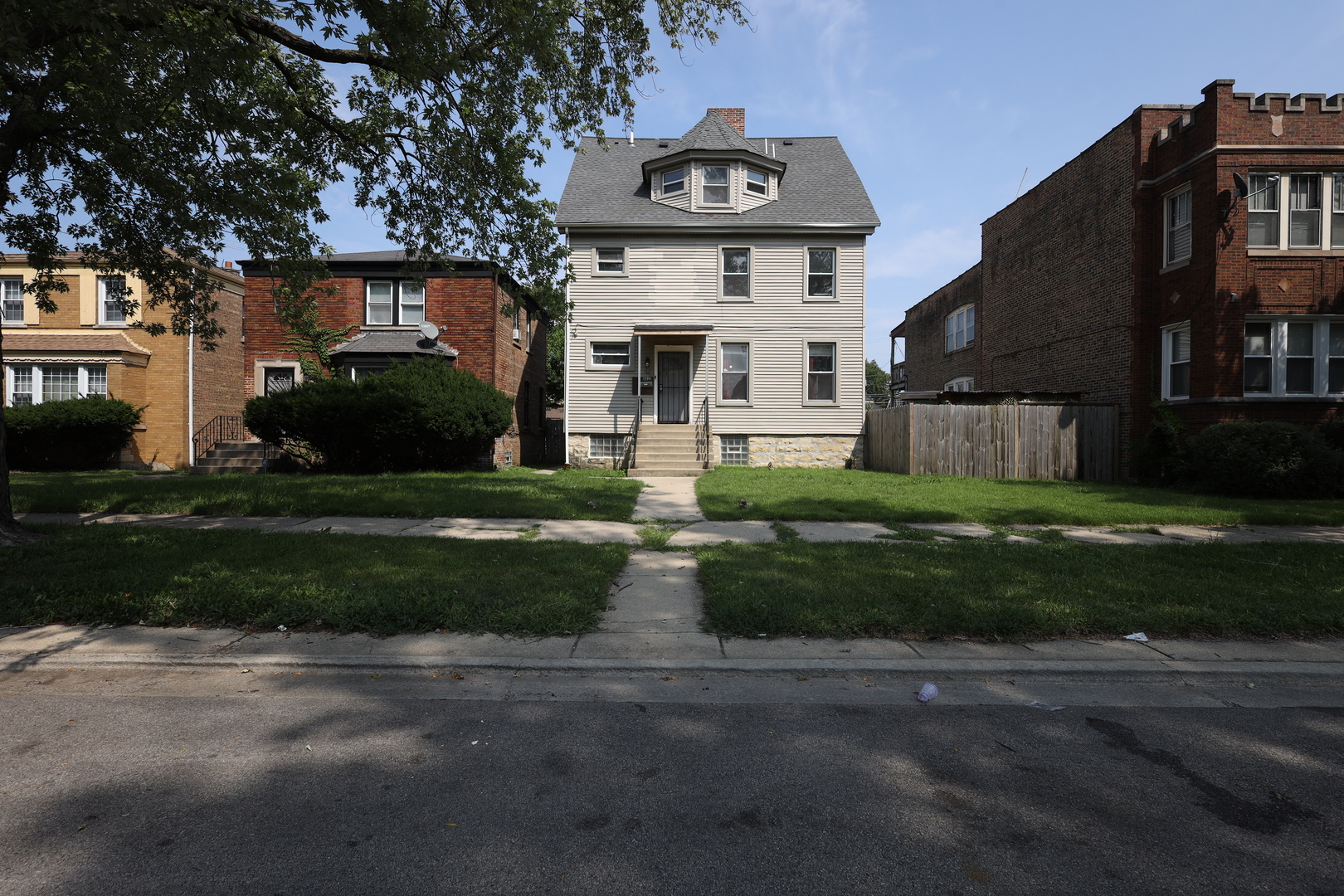 Photo 1 of 10 of 8821 S Loomis Street house