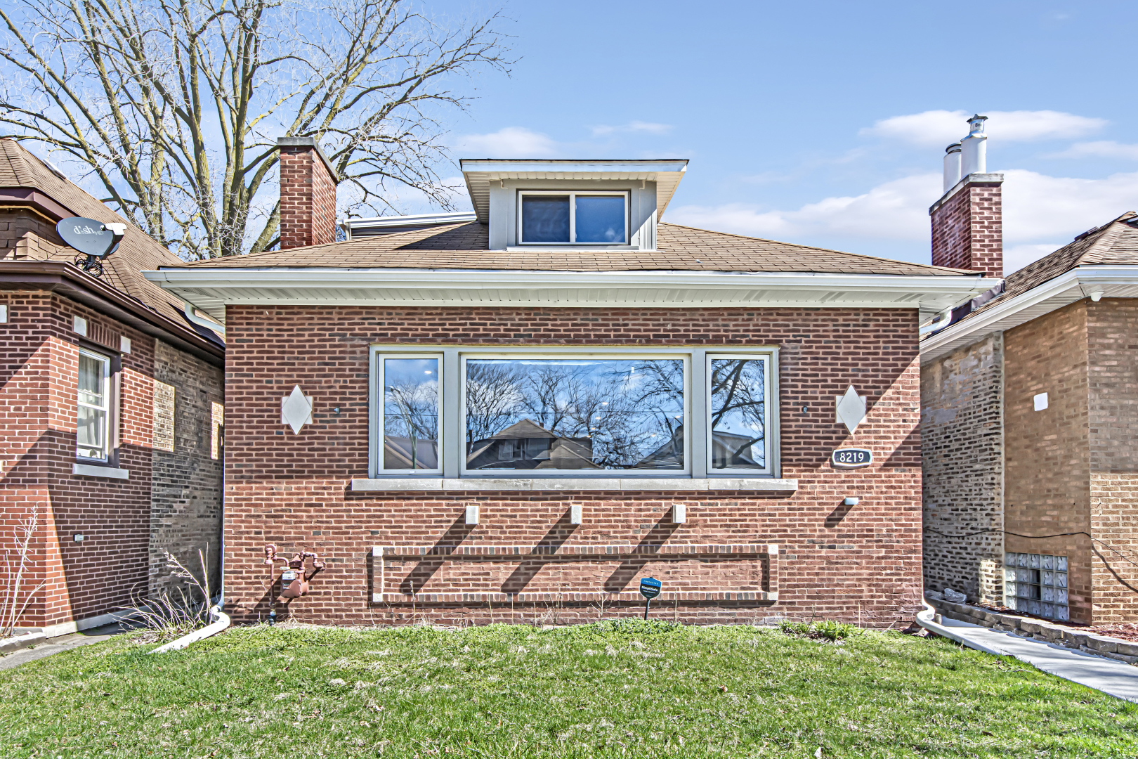 Photo 1 of 19 of 8219 S Kenwood Avenue house