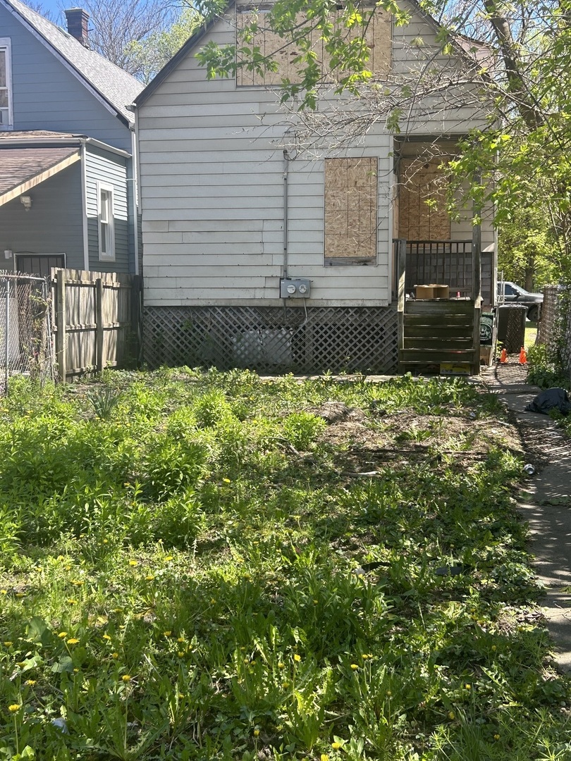 Photo 4 of 4 of 6350 S Wood Street house