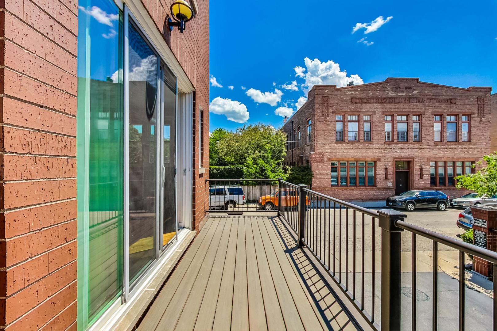 Photo 13 of 36 of 1765 W Altgeld Street A townhome