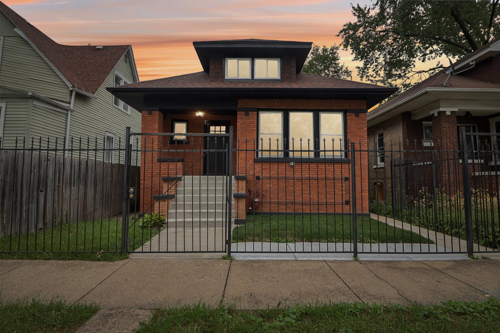 Photo 1 of 39 of 1305 N Parkside Avenue house