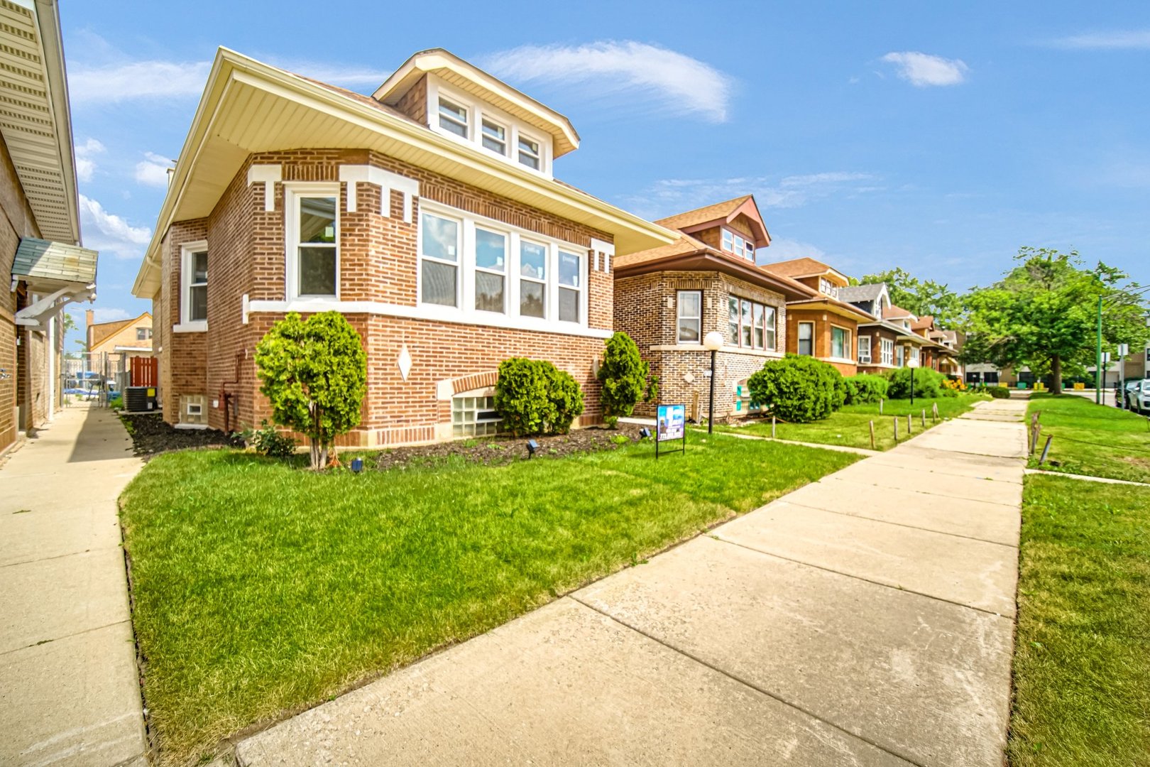 Photo 1 of 29 of 8733 S Sangamon Street house