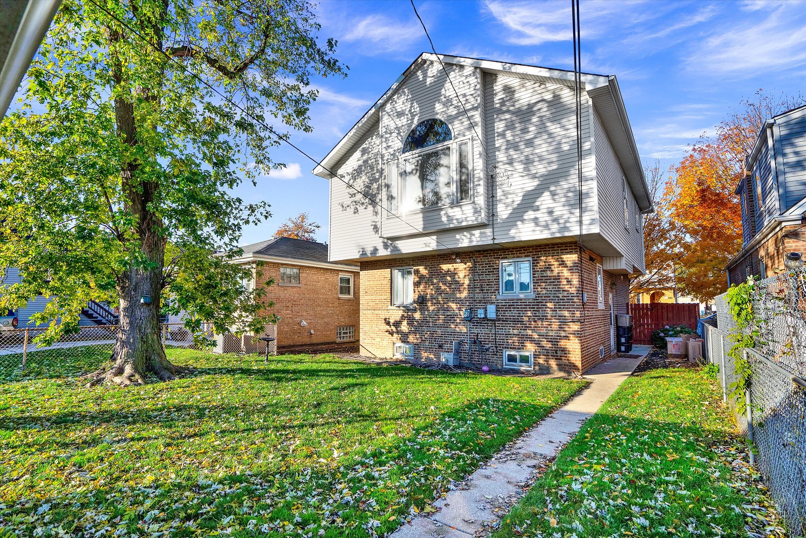 Photo 18 of 20 of 5413 S Mulligan Avenue house