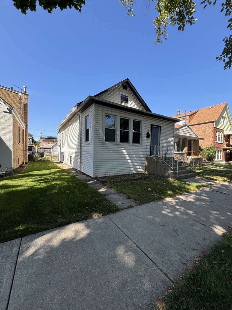 Photo 1 of 13 of 2632 N Meade Avenue house