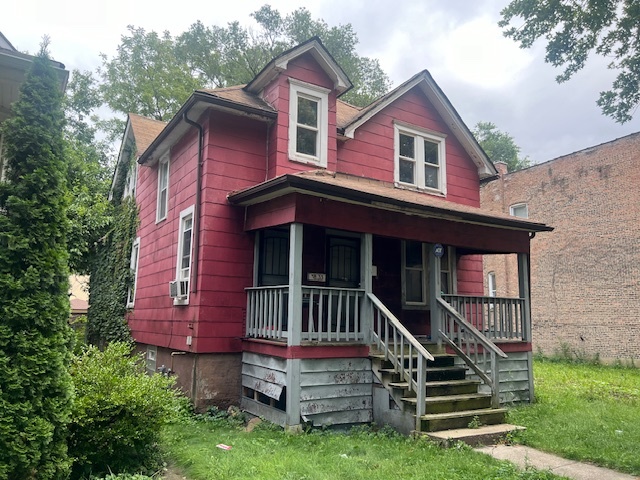 Photo 2 of 4 of 7833 S Marquette Avenue house