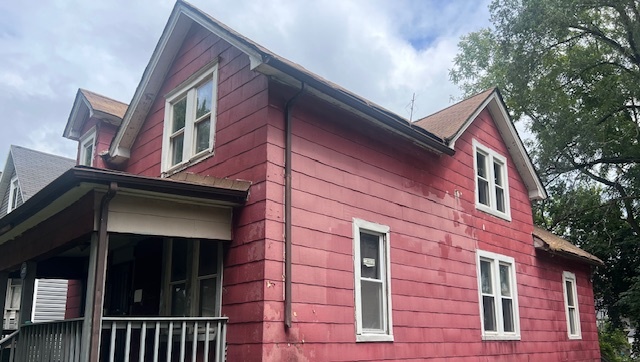 Photo 3 of 4 of 7833 S Marquette Avenue house