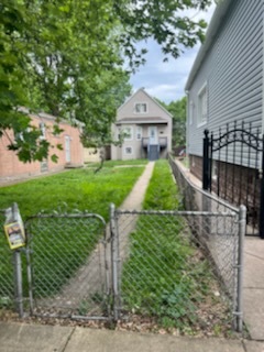 Photo 4 of 7 of 10826 S Buffalo Avenue house