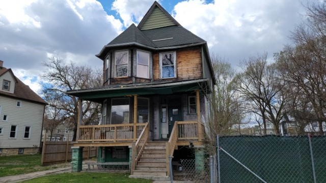 Photo 17 of 17 of 210 N Lockwood Avenue house