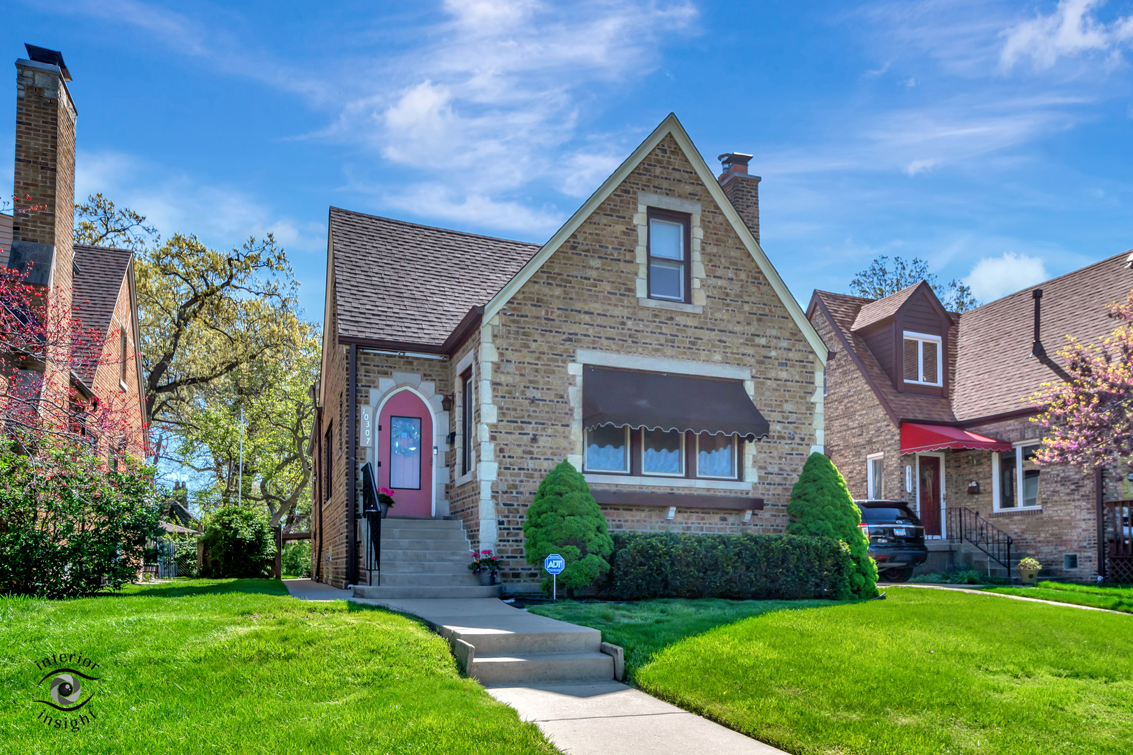 Photo 1 of 26 of 10307 S California Avenue house