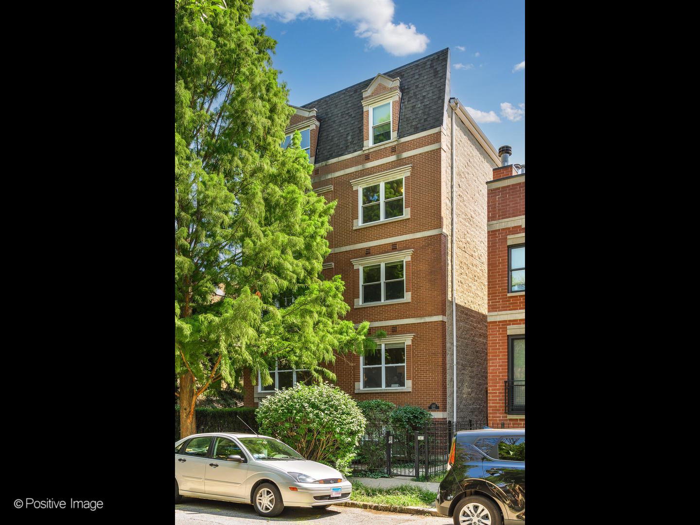 Photo 1 of 24 of 2327 W MEDILL Avenue 3 townhome