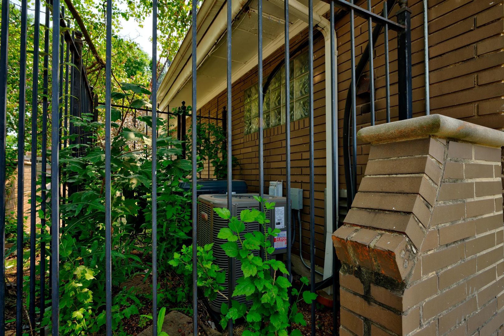 Photo 3 of 3 of 9222 S Cregier Avenue house