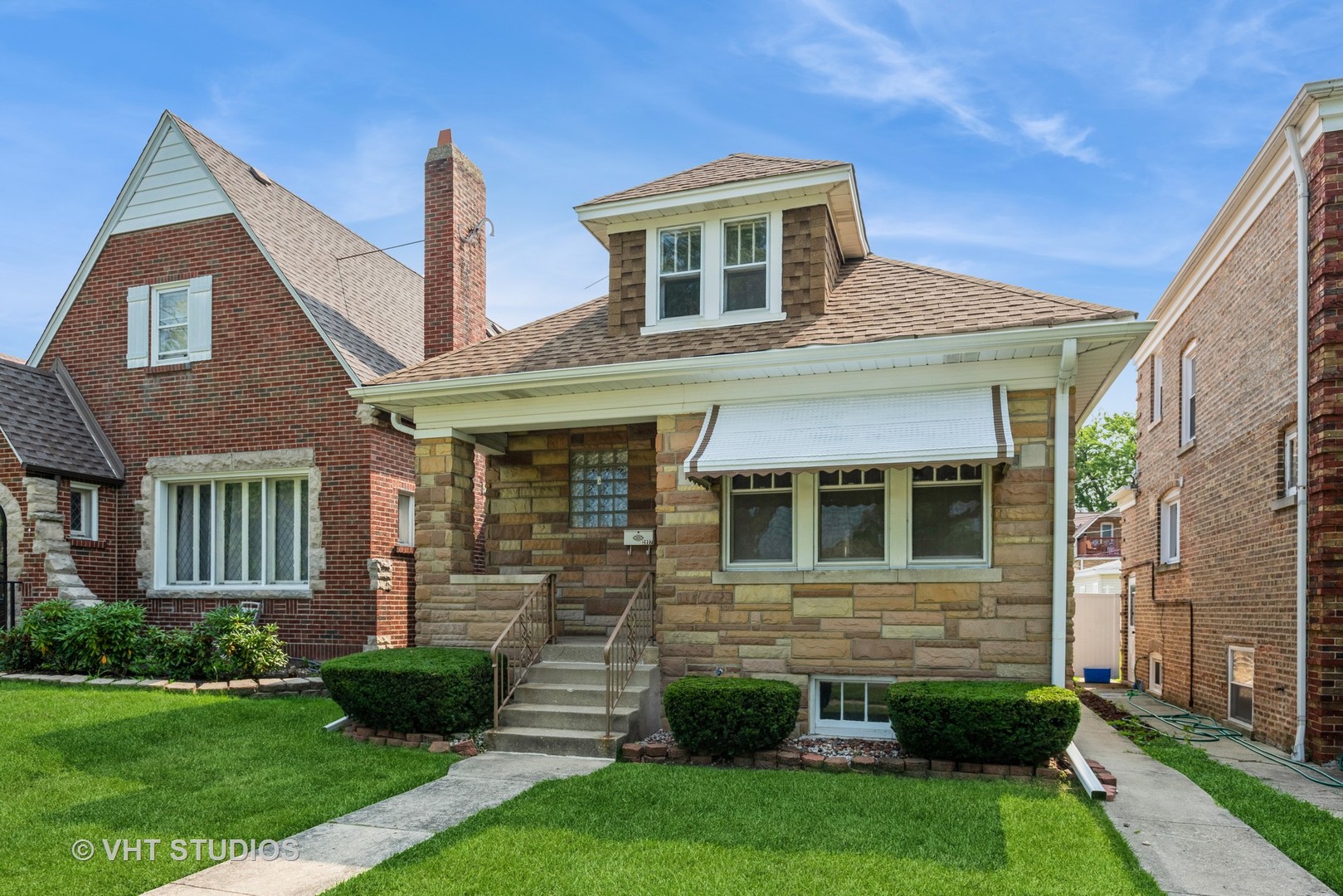 Photo 1 of 22 of 2037 N Newland Avenue house