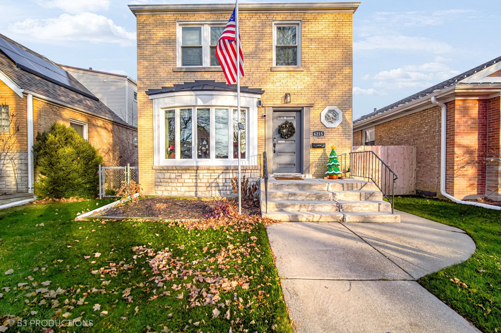 Photo 1 of 17 of 6215 N Karlov Avenue house