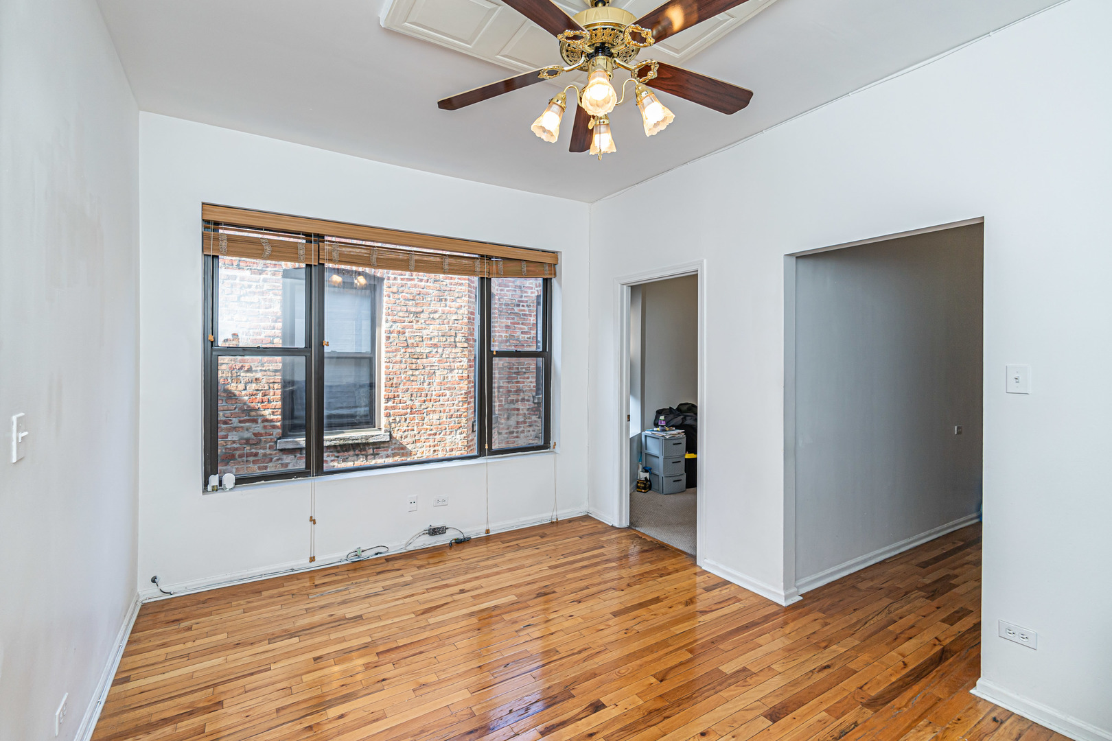 Photo 5 of 14 of 4053 S Calumet Avenue 3 condo