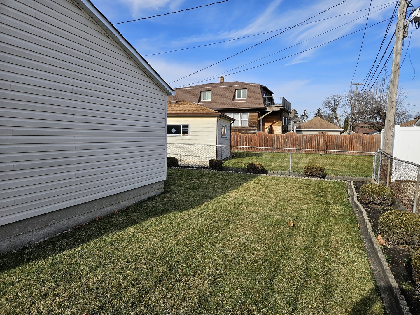 Photo 4 of 5 of 7241 N Overhill Avenue house