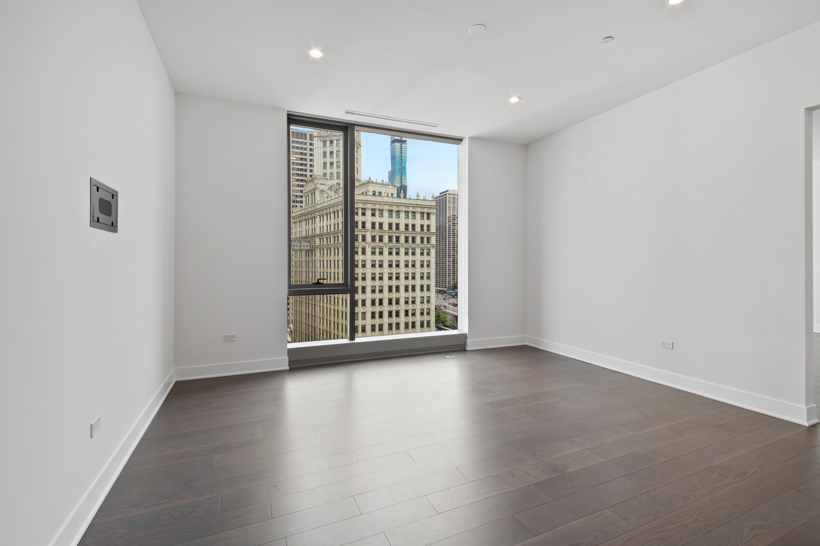 Photo 12 of 41 of 403 N Wabash Avenue 13B condo