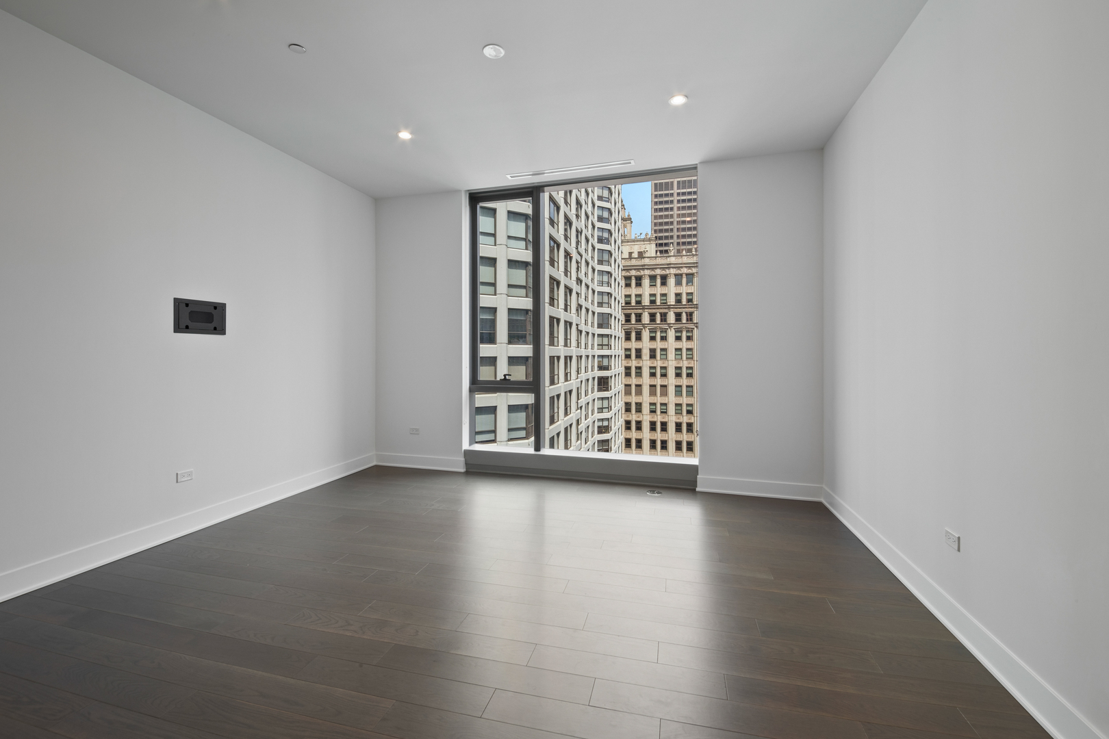 Photo 15 of 41 of 403 N Wabash Avenue 13B condo