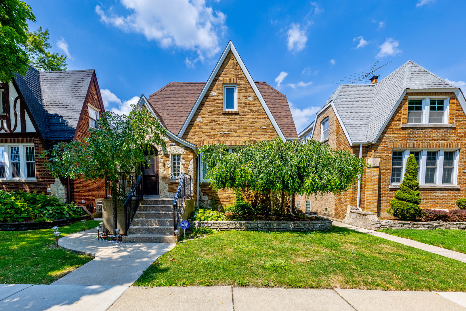 Photo 1 of 30 of 3304 N Oak Park Avenue house