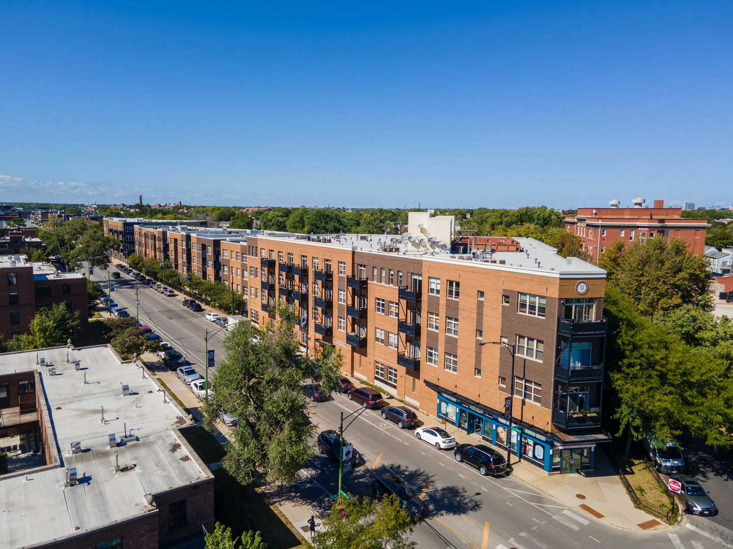 Photo 1 of 31 of 2915 N Clybourn Avenue 310 condo