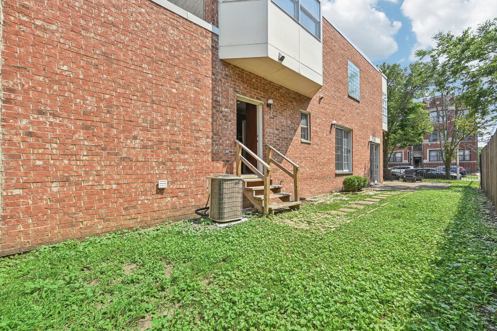 Photo 47 of 48 of 5432 S Ellis Avenue A townhome