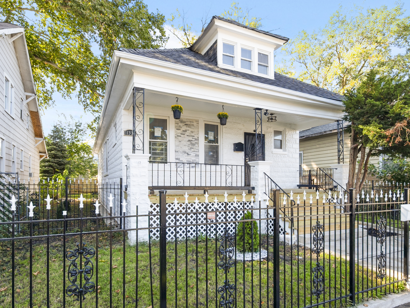 Photo 2 of 24 of 11330 S Stewart Avenue house