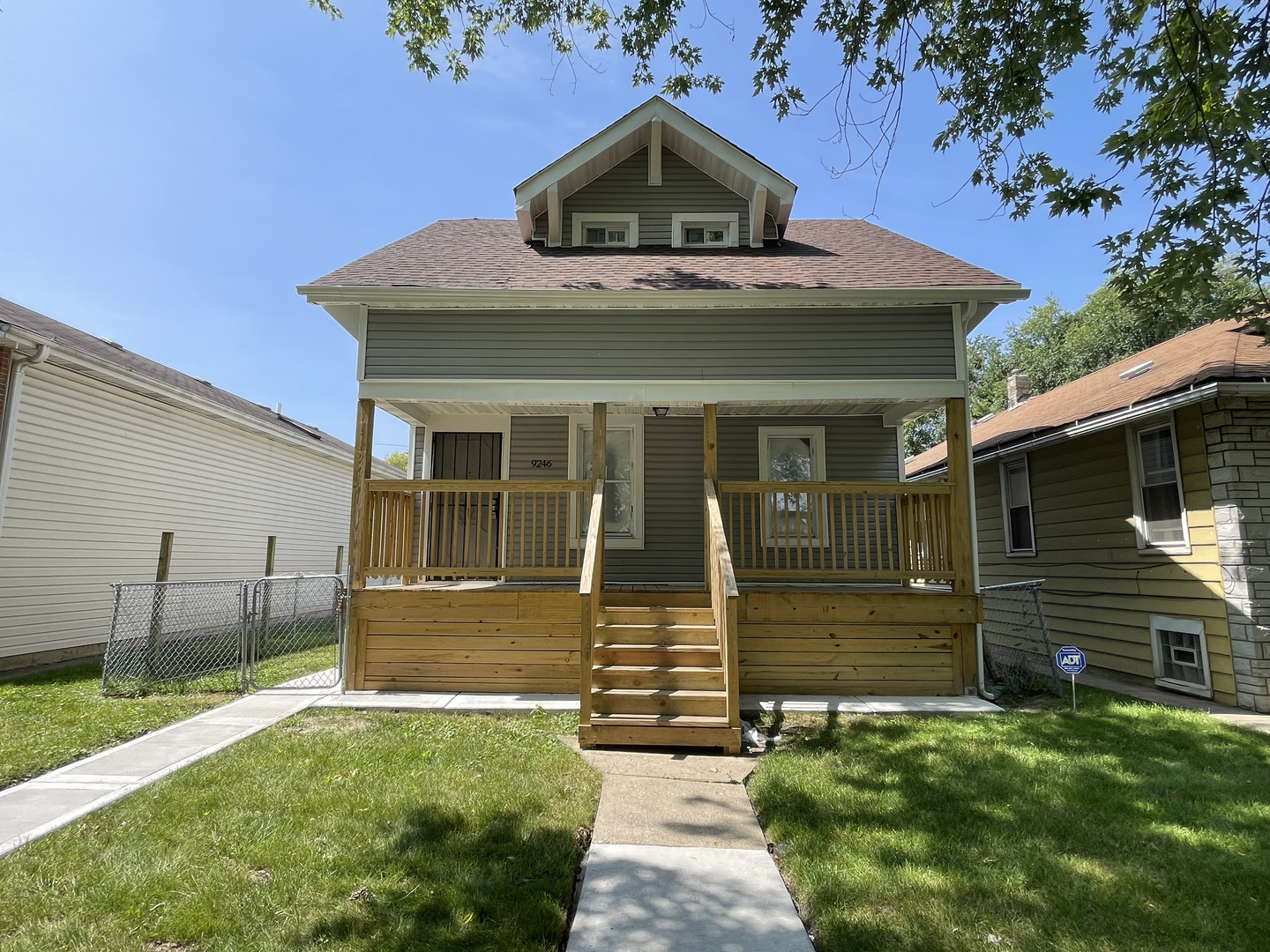 Photo 1 of 33 of 9246 S Perry Avenue house