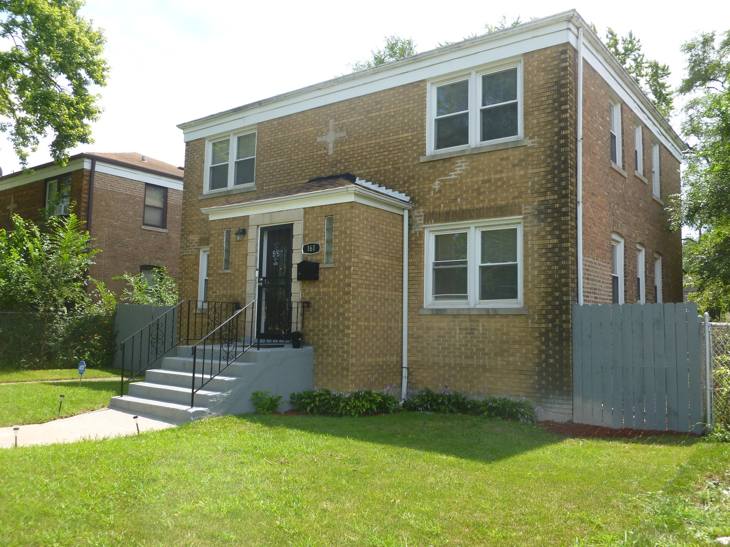 Photo 3 of 41 of 161 E 119th Street house