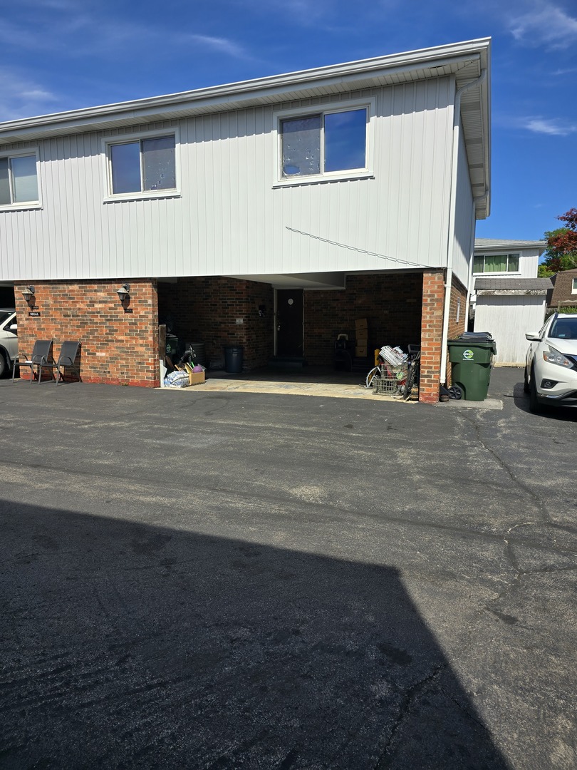 Photo 1 of 34 of 2852 W Touhy Avenue A townhome