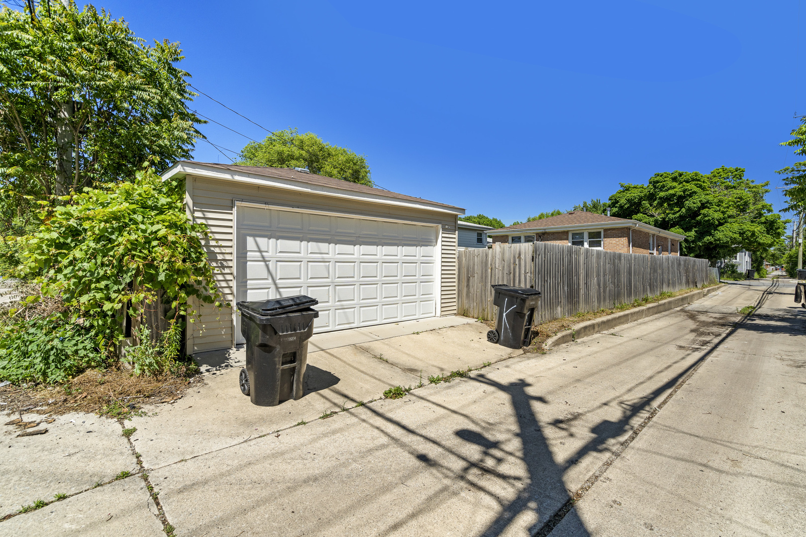 Photo 5 of 19 of 11442 S Aberdeen Street house