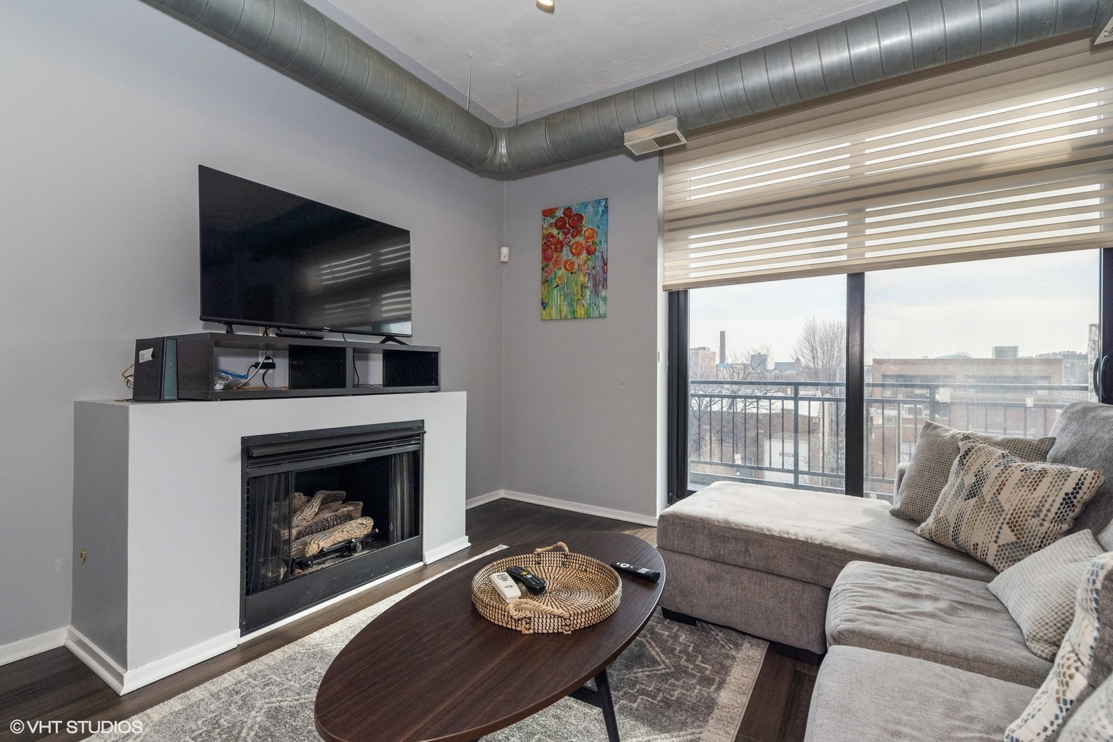 Photo 4 of 18 of 2024 S Wabash Avenue 306 condo