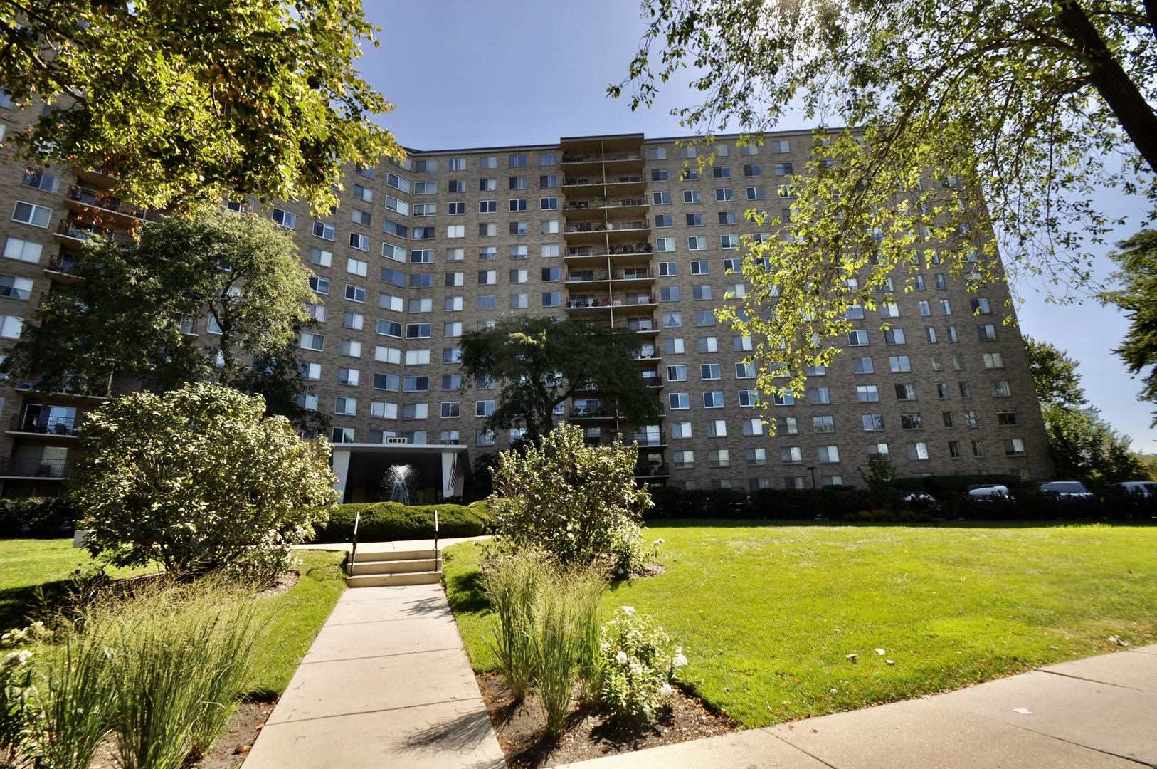 Photo 1 of 12 of 6833 N Kedzie Avenue 205 condo