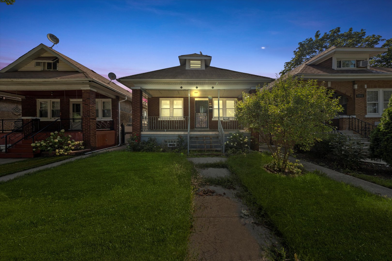 Photo 1 of 20 of 5755 S Homan Avenue house