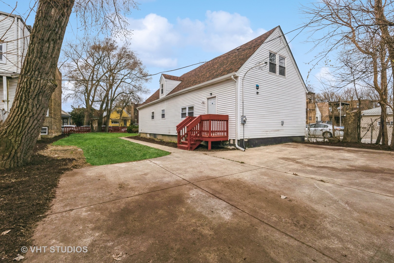 Photo 16 of 20 of 6551 S BISHOP Street house