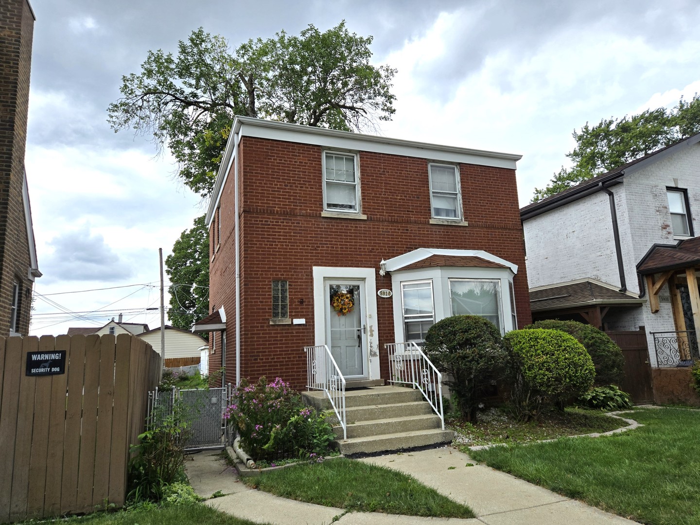 Photo 2 of 6 of 5910 S Kilbourn Avenue house