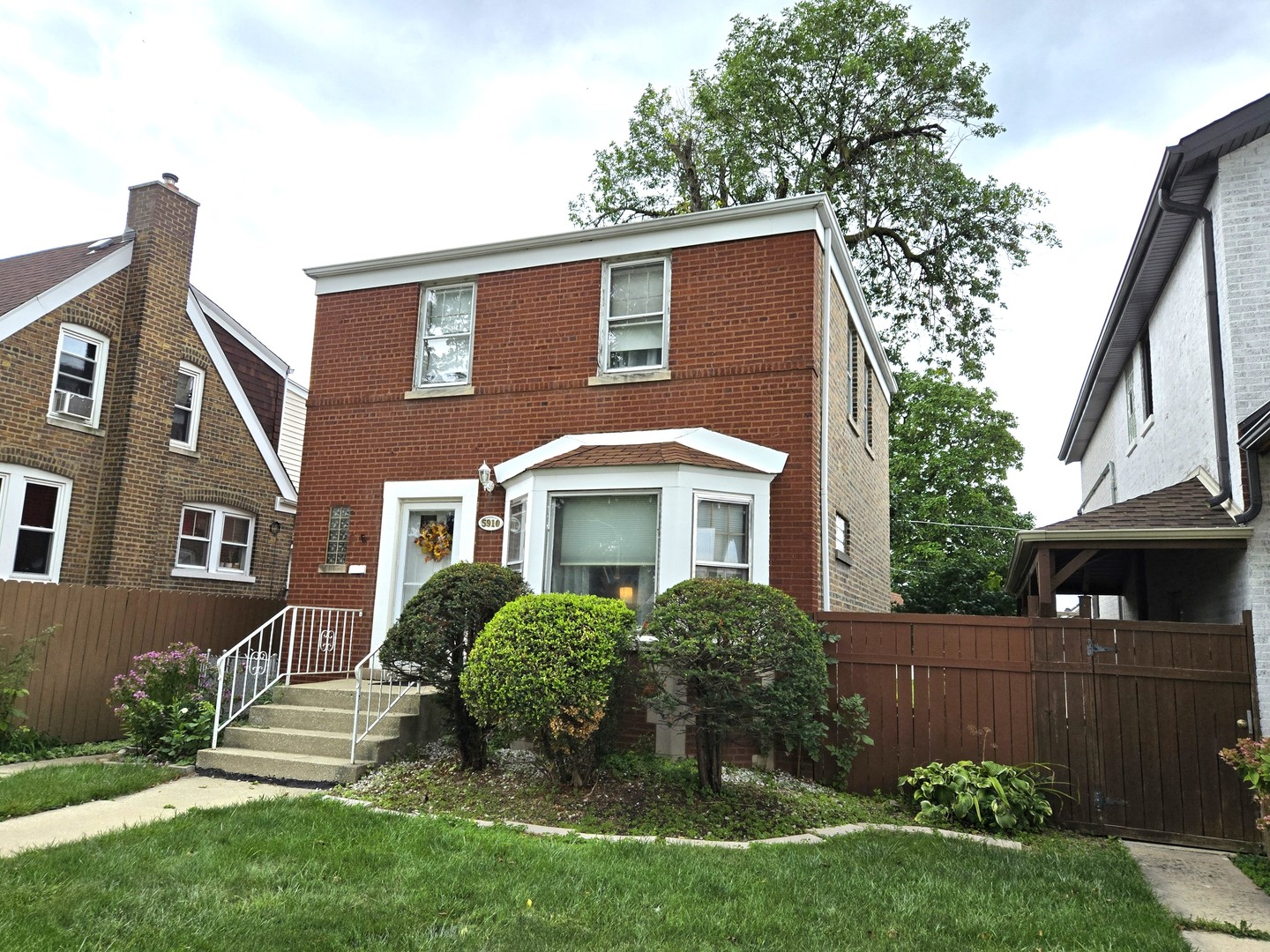 Photo 3 of 6 of 5910 S Kilbourn Avenue house